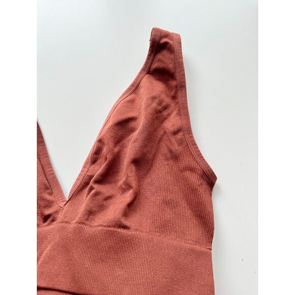 WEWOREWHAT Cinnamon Stick Brown Seamless Knit V-Neck Sports Bra Top, Size L - Picture 8 of 14